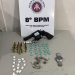 8° BPM APREENDE ARMA DE FOGO E DROGAS, EM SANTA CRUZ CABRÁLIA. UMA PESSOA FOI PRESA