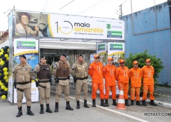 Em comemoração ao “maio amarelo”, foi realizada na av Porto Seguro, uma parada de conscientização.