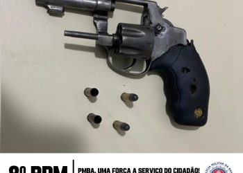 8° BPM APREENDE DROGAS E ARMA DE FOGO, EM SANTA CRUZ CABRÁLIA