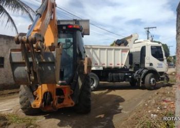 OPERAÇÃO DE LIMPEZA: RETIRADA DE ENTULHOS NOS BAIRROS CAMBOLO E QUINTA DO DESCOBRIMENTO!