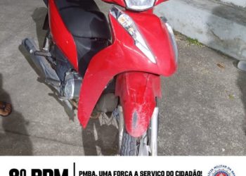 8° BPM APREENDE VEÍCULO UTILIZADO POR CRIMINOSOS, EM SANTA CRUZ CABRÁLIA
