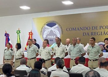 POLICIAIS MILITARES DO 8° BPM CONCLUEM CURSO DO PROERD, EM ILHÉUS