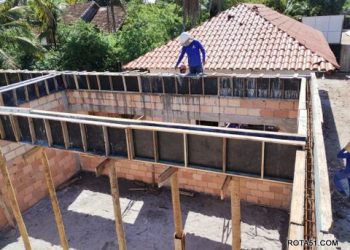 Continuam as obras de construção da Escola Municipal de Caraíva