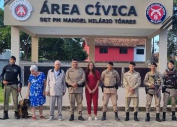8° BPM RECEBE VISITA ILUSTRE
