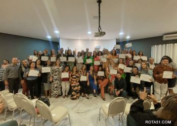 Prefeita Cordélia Torres empossa 56 novos diretores e vice-diretores da rede municipal de ensino