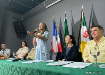 Prefeita sanciona leis que tornam Festa da Padroeira, Vila do Forró e Pedrão patrimônios culturais imateriais de Eunápolis