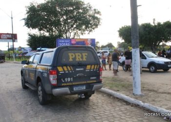 PRF a guardiã dos direitos do cidadão, aprendeu mais 15 kg de cocaína, cães são sempre uma força à parte.