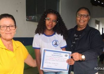 Eunápolis: escola promove evento especial para conceder certificados aos estudantes destaques
