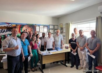 Normas e condutas dos motoristas de táxi e transportes alternativos são debatidos em reunião com a Prefeitura