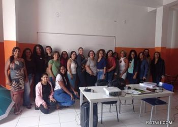 Programa Ensinar para Vencer promove formação para professores alfabetizadores em Porto Seguro