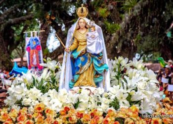 Fé e devoção reúnem multidão em honra a N. Srª d´Ajuda