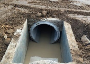 Gestão da prefeita Cordélia Torres recupera mais de 3 mil metros da rede de drenagem de Eunápolis