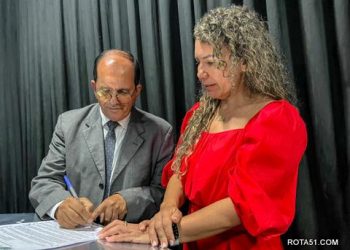 Prefeita reúne pastores para anunciar projeto de lei que torna Marcha para Jesus patrimônio cultural imaterial de Eunápolis