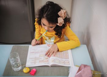 Educação bíblica que aprimora a alfabetização