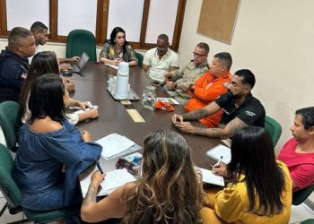 Força-tarefa de autoridades busca soluções para população em situação de rua na cidade
