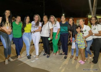 Prefeita Cordélia Torres vistoria finalização da primeira etapa do asfaltamento no bairro Alecrim I