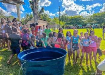 Rua da Alegria reúne centenas de moradores em comemoração ao Dia das Crianças em Gabiarra