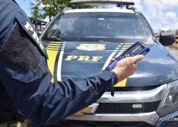 Cachaceiros ao volante e comprador de carro roubado, caem nas mãos da PRF