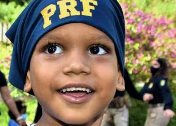 POLÍCIA RODOVIÁRIA FEDERAL, em todos os sentidos, a toda hora, sempre alerta nas rodovias brasileiras.