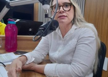 Secretária de Assistência Social presta contas das ações em Eunápolis na Rádio Nova FM