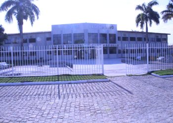 A sessão desta 3ª feira não aconteceu, quem será o “cabeça” desta debandada?