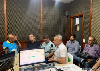 Sandro Lopes aponta PAA e Escritura Legal como destaques da gestão Cordélia Torres em entrevista à rádio FM Vida
