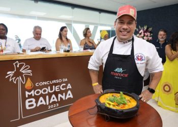 Chef Danilo Amaral vence concurso estadual de melhor moqueca da Bahia e leva troféu para Santa Cruz Cabrália