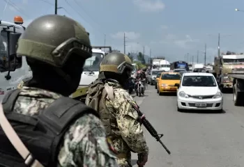 Equador decreta prisão preventiva contra 11 acusados de invadir canal de TV