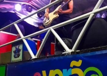 BLOCO CARNAROCK ESTREIA COM SUCESSO NO CARNAVAL CULTURAM EM PORTO SEGURO