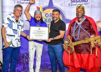 BELL MARQUES ABRE CARNAVAL OFICIAL DE PORTO SEGURO