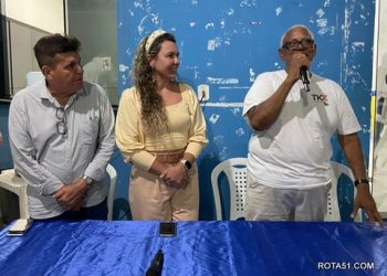 Prefeita Cordélia assina decreto que era sonho dos taxistas e motoristas de transporte alternativo.