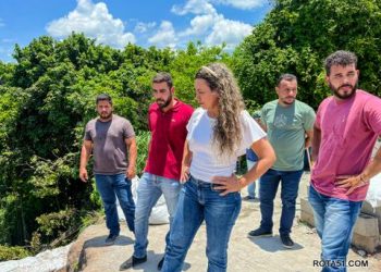 Obra de drenagem no bairro Juca Rosa recebe inspeção da prefeita Cordélia Torres