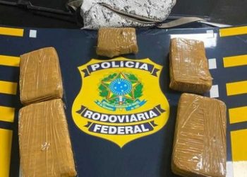 Foi transportar drogas, perdeu a grana e acabou no grampo.