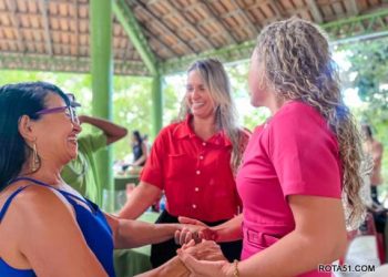 Uma celebração especial aconteceu nesta sexta-feira no Parque Gravatá. A prefeita foi recebida com abraços afetuosos, palavras inspiradoras e se garantiu mudanças para o local se tornar um espaço de lazer para as famílias de Eunápolis.