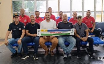 Membros da Secretaria de Esporte de Eunápolis participam de evento estadual de futsal em Salvador
