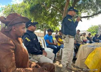 PRF participa de palestra educativa para vaqueiros sobre segurança na BR 116 Norte