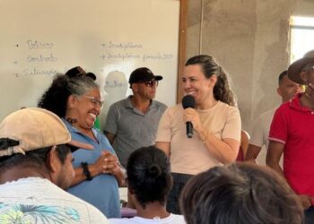 Prefeita Cordélia discute medidas para zona rural em encontro na Comunidade 2 de Julho