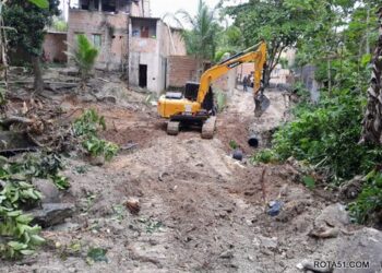 Prefeitura dá continuidade e avança nas obras de drenagem no Buraco da Gia