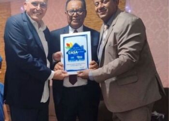 PREFEITO JÂNIO NATAL ENTREGA DOCUMENTOS LEGALIZADOS PARA A IGREJA ASSEMBLÉIA DE DEUS