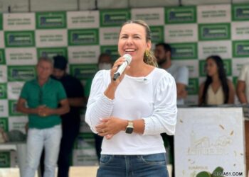 Cordélia inaugura 1ª etapa da obra na rua Lua Nova: um marco na história de Eunápolis