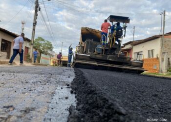 PME: Eunápolis: asfalto chega ao Rosa Neto