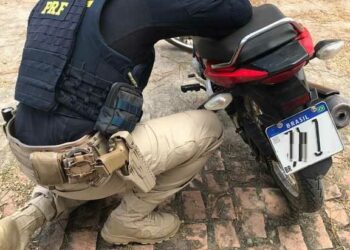 No combate ao crime organizado ou não, a PRF combate o crime nas estradas e nas rodovias.