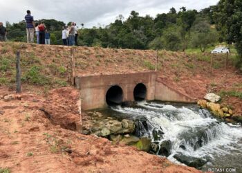 Prefeita Cordélia inaugura 14ª ponte na zona rural de Eunápolis