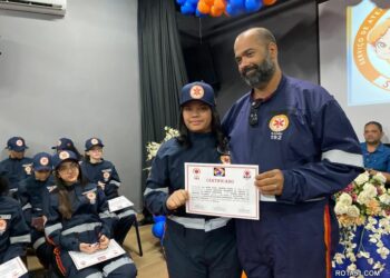 Entrega de certificados do Projeto SAMUZINHO marca importante passo na educação de Eunápolis