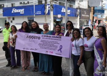Comissão feminina da OAB, faz campanha de conscientização contra a violência contra a mulher.