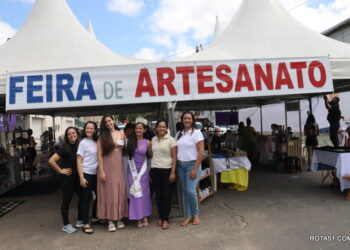 Feira de artesanato na praça do Centauro e exposição de motos.