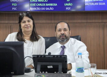 Câmara Municipal, se reúne, aprova projetos e indicações com poucos discursos.