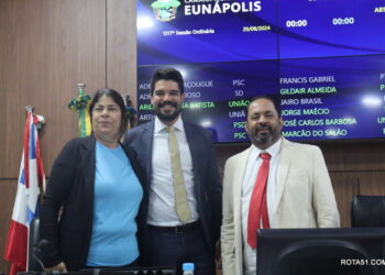 Com quórum, câmara de vereadores se reúne, aprova projetos, mas se abstém de votar doação à maçonaria.