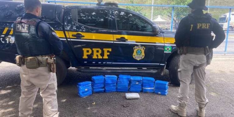 Do tráfico de drogas até apreensão de dinheiro, a PRF mantém a segurança nas rodovias.