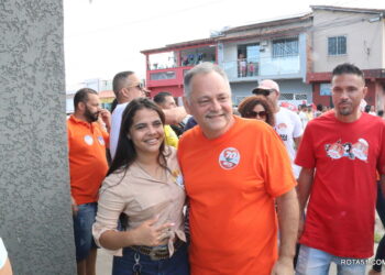A imagem do homem reflete esperança de uma cidade feliz, com NETO GUERRIERI, dias melhores virão.